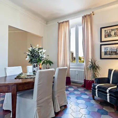 The Place To Be Apartment
