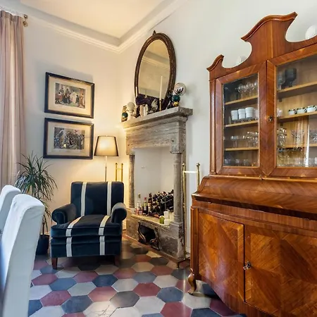 The Place To Be Apartment *